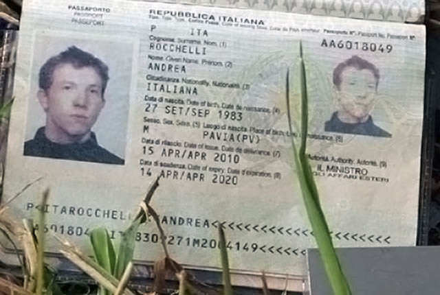 Il passaporto di Andrea Rocchelli, ucciso in Donbass il 24 maggio 2014.
