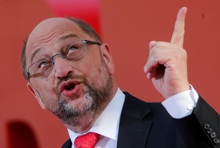 Il leader dell'SPD Martin Schulz durante un comizio pre elettorale. REUTERS/Wolfgang Rattay 