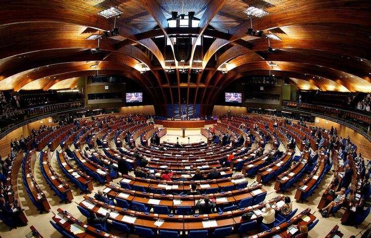 L'Assemblea parlamentare del Consiglio d'Europa a Strasburgo. REUTERS/Vincent Kessler
