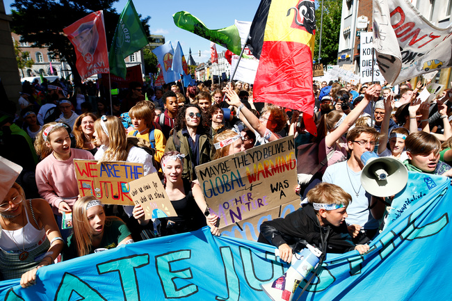 Una manifestazione per il clima in Germania. REUTERS/Thilo Schmuelgen/Contrasto