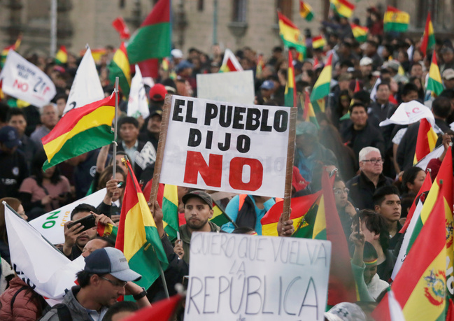 Una manifestazione a La Paz contro il quarto mandato del Presidente Evo Morales. REUTERS/David Mercado