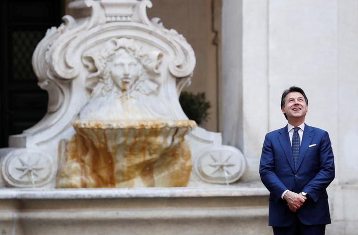 Il Primo Ministro italiano Giuseppe Conte a Roma, 3 febbraio 2020. REUTERS/Remo Casilli