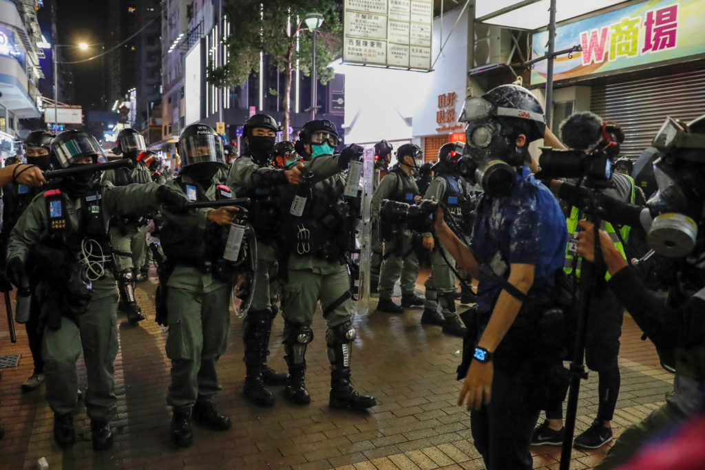 Hong Kong: ondata di arresti