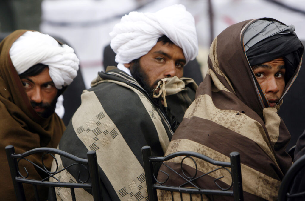 Afghanistan, Talebani: il processo di pace con gli Stati Uniti