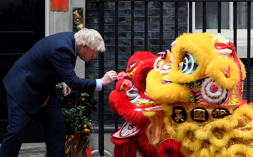 Regno Unito-Cina: una legge limiterà l’acquisto di aziende da entità straniere