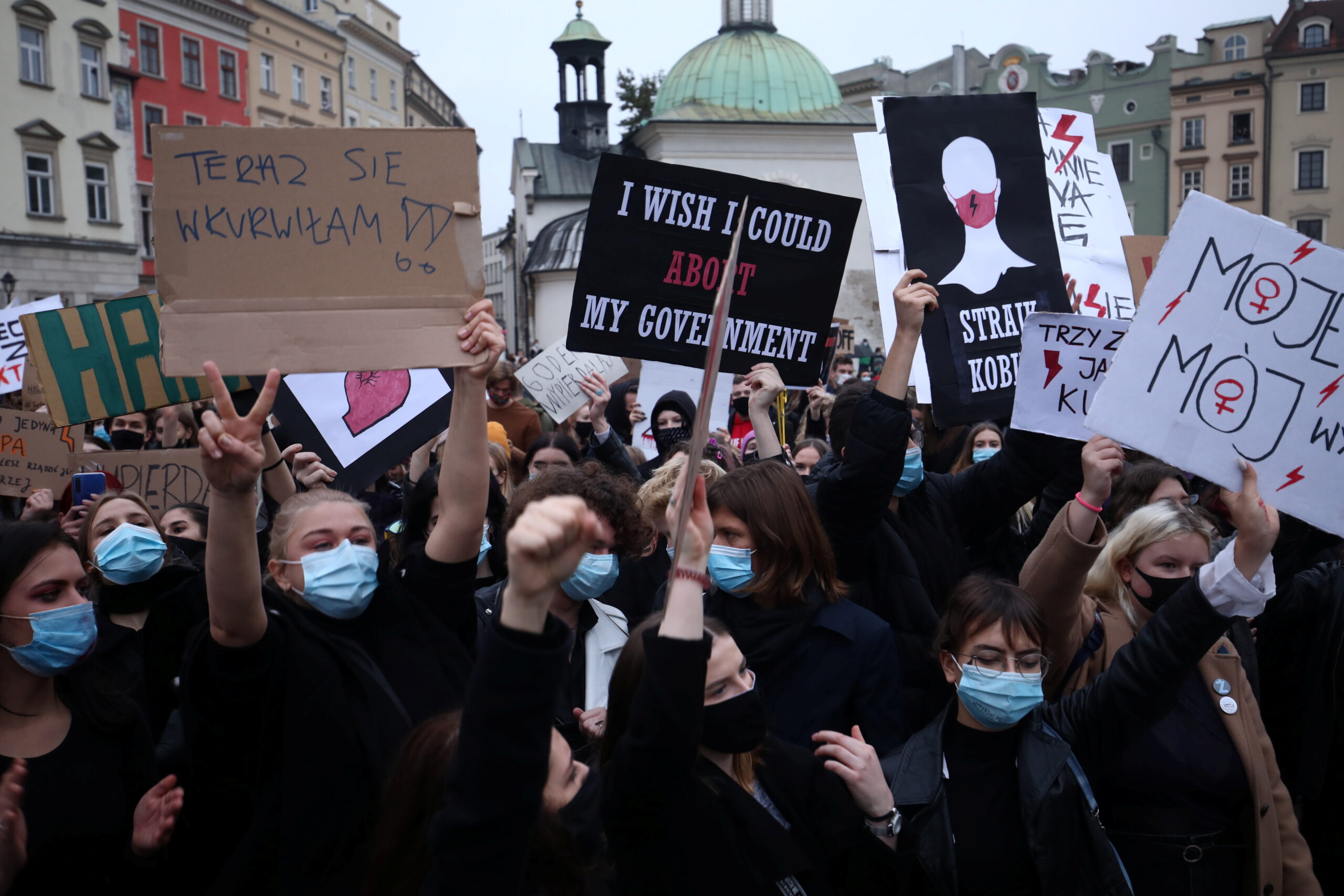 Polonia: proteste contro le restrizioni sull'aborto