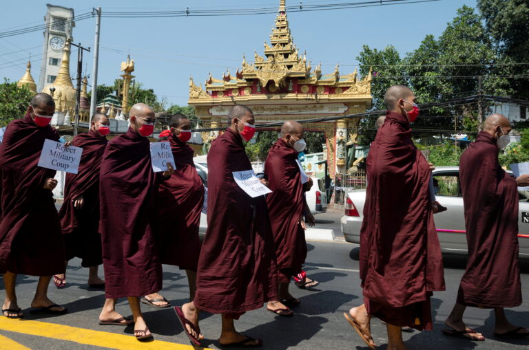 Myanmar: più proteste, più repressione
