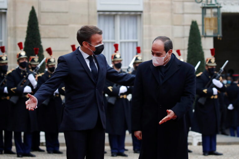 Armi e diritti umani: gli affari francesi con al-Sisi