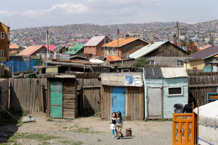 Mongolia: la legge del più forte, lo zud