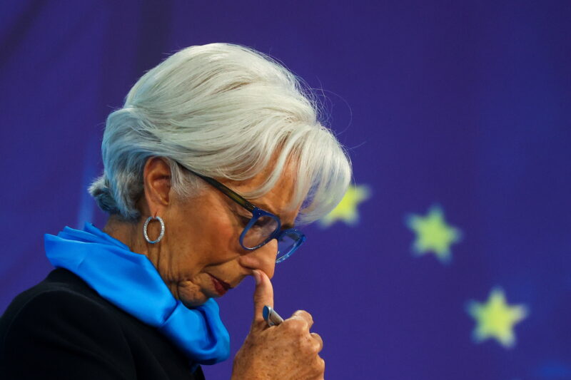 Inflazione nell'Eurozona. La Presidente della Banca centrale europea Christine Lagarde partecipa a una conferenza stampa a Francoforte, Germania, 28 ottobre 2021. REUTERS/Kai Pfaffenbach