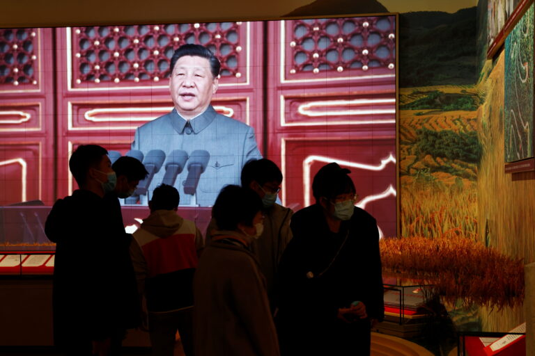 Cina: Xi consacrato nuovo timoniere, alla stessa altezza di Mao Zedong