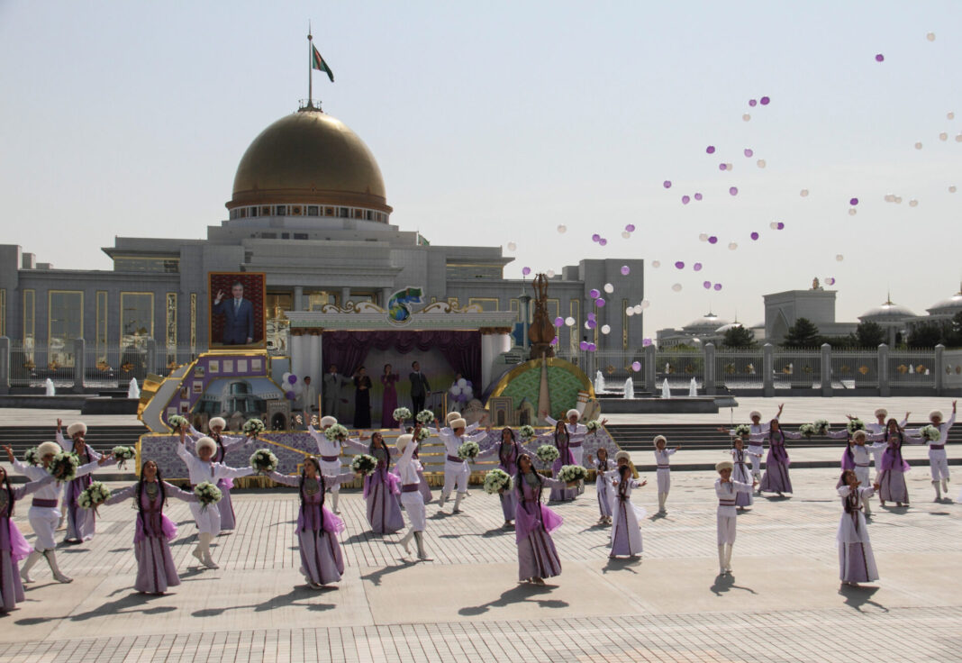 Turkmenistan: il lago dell’Età dell’Oro