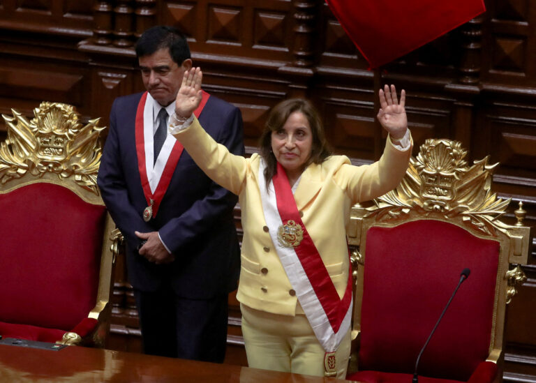 Perù, Dina Boluarte: il nuovo presidente è donna