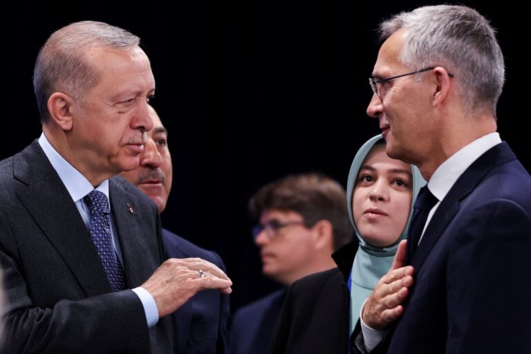NATO-Turchia: Stoltenberg vola da Erdoğan per sciogliere i nodi sull’ingresso svedese nella NATO