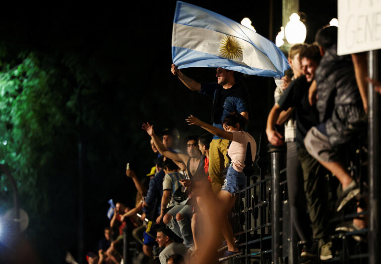 La “nuova Argentina” a colpi di decreto