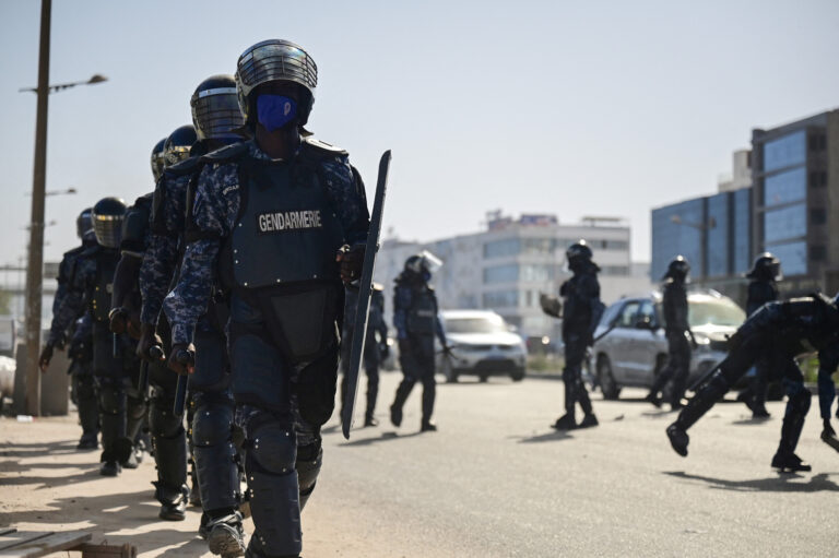 Elezioni strumentalizzate e repressione nel democratico Senegal