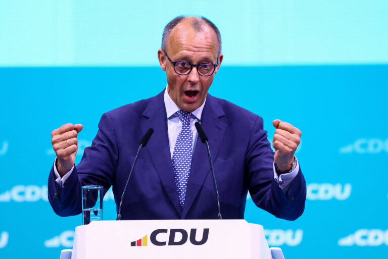 Germania: il nuovo programma della CDU si sposta a destra